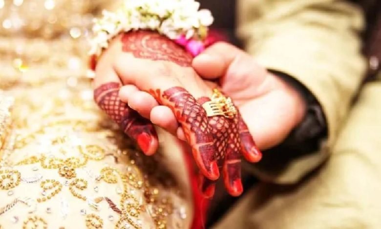 रहना चाहते है वैवाहिक जीवन में खुश ? तो करें ये उपाय