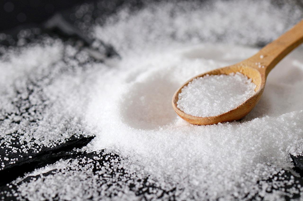 Namak Ke Totke : चुटकी भर नमक बदल देगा आपका किस्मत,जानिए