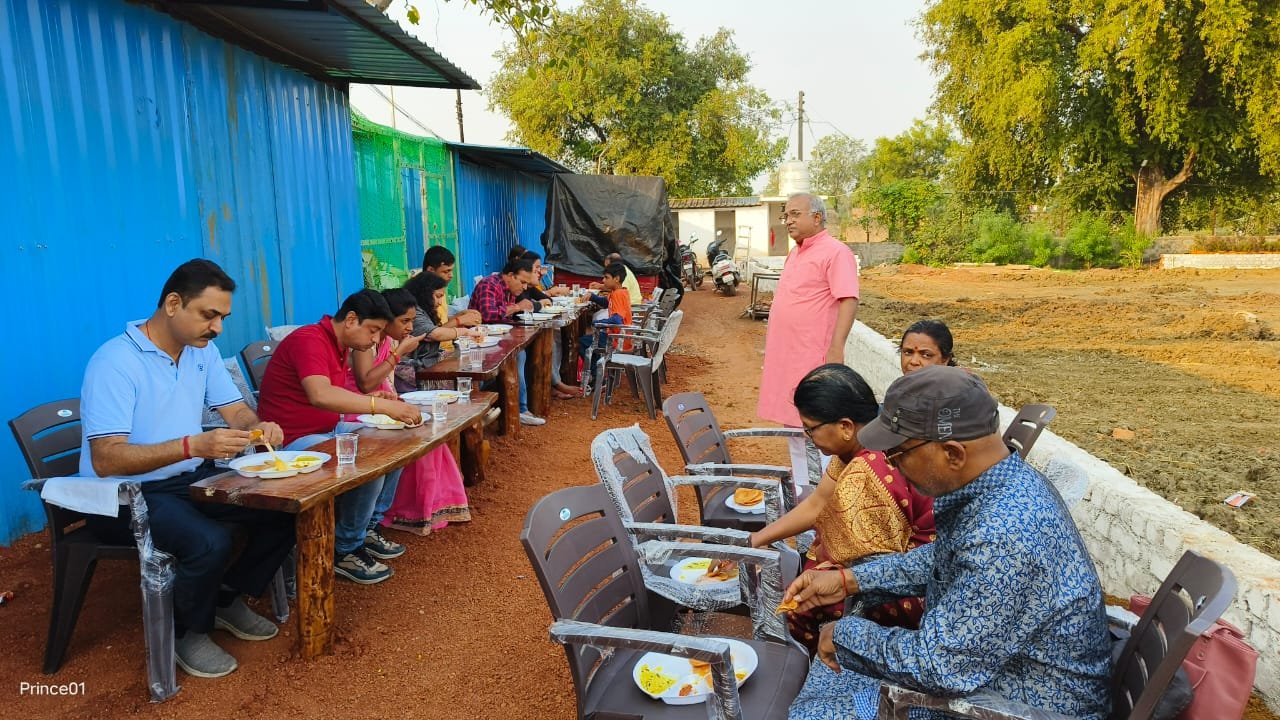 हर रोज सैकड़ों भक्त पाते हैं प्रसादी